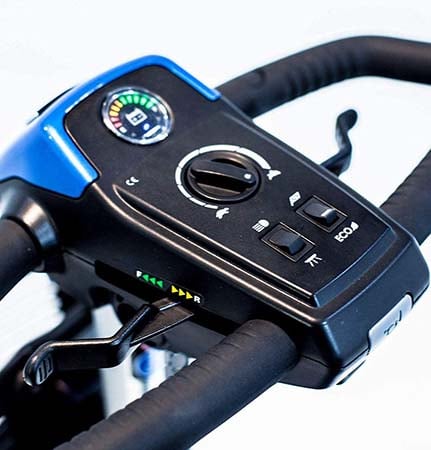 User-friendly console of the Pride Mobility Revo 2.0 scooter