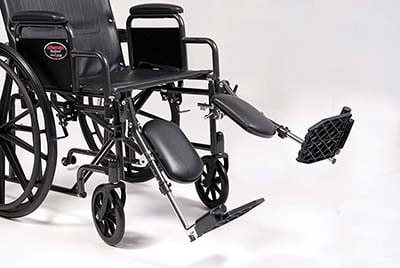 Elevating and adjustable leg rests of the  Everest Jennings Advantage Reclining Wheelchair 