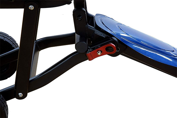 Adjustable steering tiller of iLiving V8 Foldable Mobility Scooter 