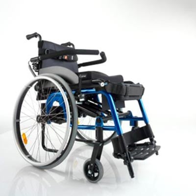 Levo Manual Standing Wheelchair with front caster wheels and large rear wheels